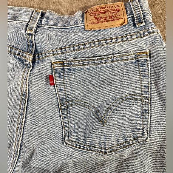 Levi’s 550 Relaxed Tapered Light Wash Jeans Size 14 S - Picture 4 of 8